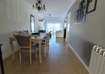  Venta  Departamento 2 ambientes , escritorio Cochera 