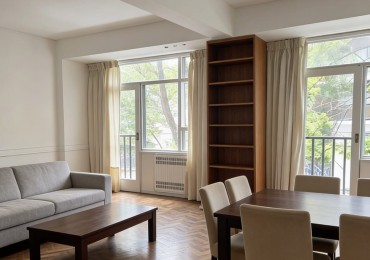 La Perla  Venta  Semi piso   4 ambientes cochera   