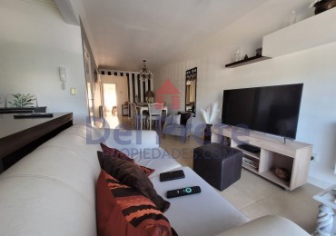  Venta  Departamento 2 ambientes , escritorio Cochera 