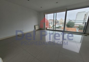 Venta  semi piso de 2 ambientes cochera 