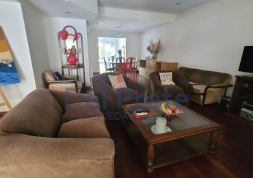 Los Troncos  Venta Chalet   4 ambientes - Quincho Parque 